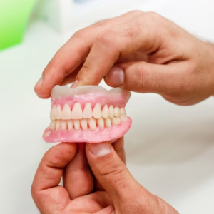 Prótesis totales o parciales (Acrílico o Flexibles)